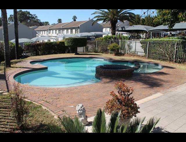 3 BEDROOM TOWNHOUSE FOR SALE IN BEDFORD GARDENS